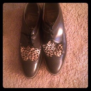 Stacy Adams Men’s Wingtips with leo print panel